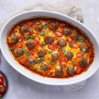 Lavkarbo gratinerte kjøttboller i tomatsaus. Foto: Aina Sjo.