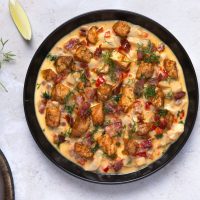 Lavkarbo laksegryte med bacon. Foto: Aina Sjo.