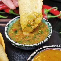 Lavkarbo sursøt korianderdipp