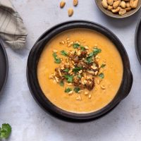 Lavkarbo blomkål- og peanøttsuppe. Foto: Aina Sjo.