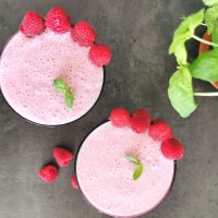 Lavkarbo bringebærmilkshake uten melk