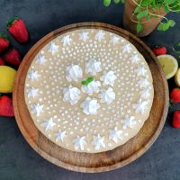 Lavkarbo sitron- og lakrisostekake