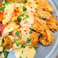 Lavkarbo kyllingtallerken med bretagnesaus