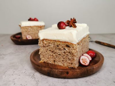 Lavkarbo myk pepperkake med hvit sjokoladeglasur