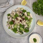 Lavkarbo crunchy kyllingsalat med sitrondressing