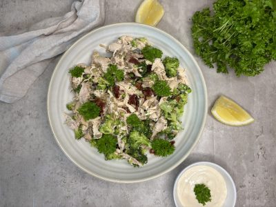 Lavkarbo crunchy kyllingsalat med sitrondressing. Foto, Marie Gundersen