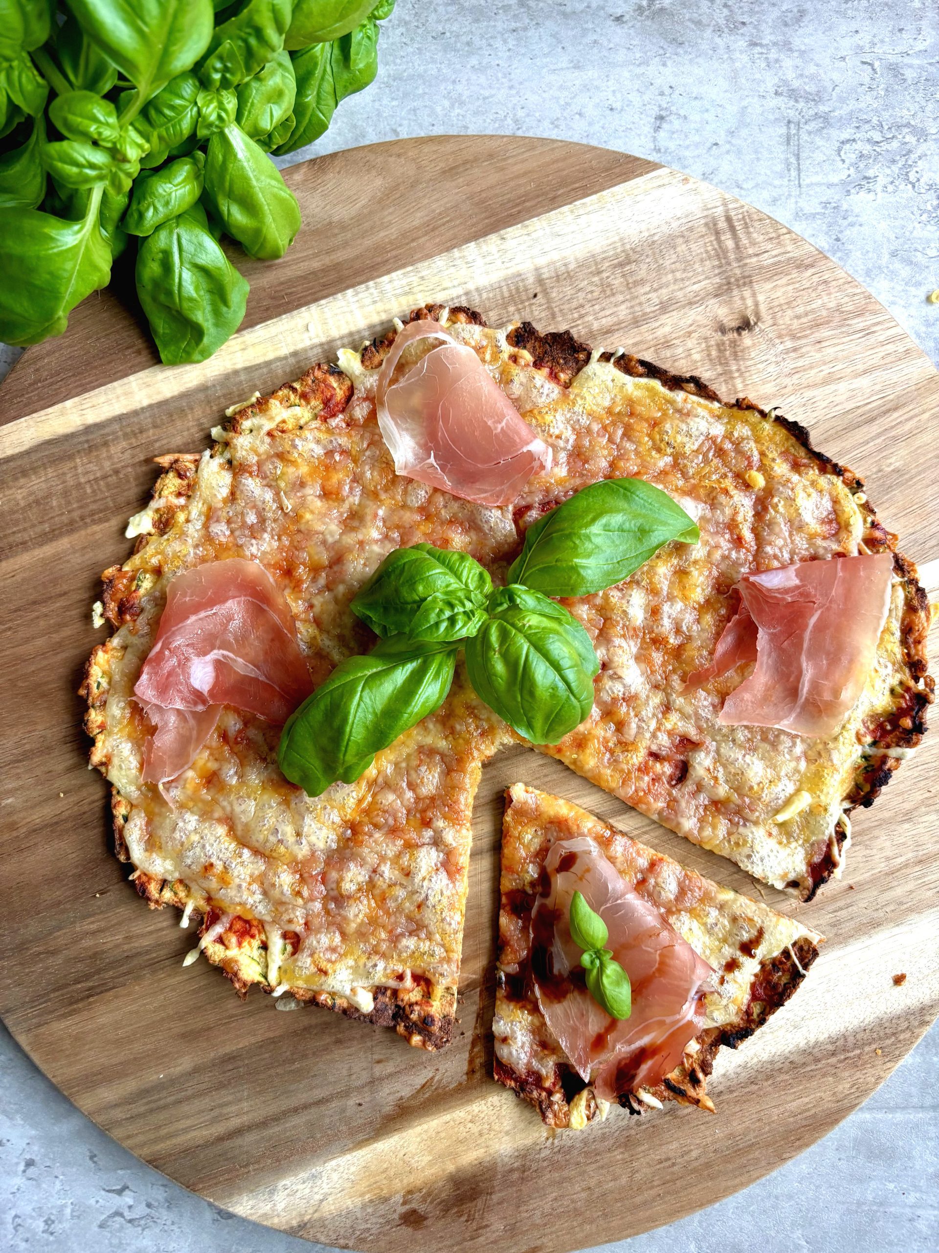 Lavkarbo trippel ost squash pizza. Foto, Marie Gundersen.