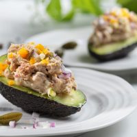 Lavkarbo avokado med tunfisksalat