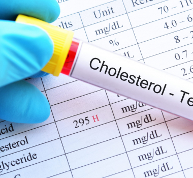 Jeg har arvelig forhøyet kolesterol, kan jeg spise lavkarbo?