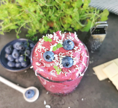 Lavkarbo trollkrem med blåbær laget på 10 minutter